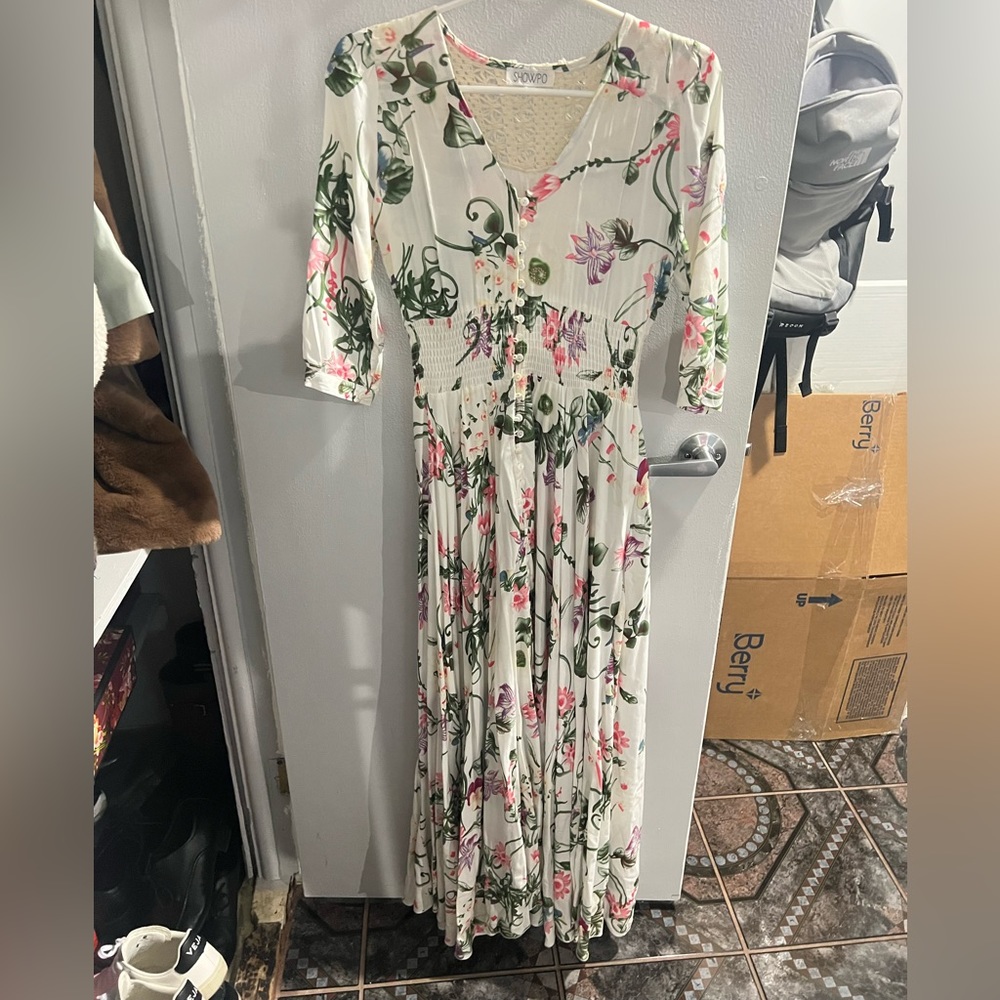 Showpo (Australian brand) floral maxi dress US size 4